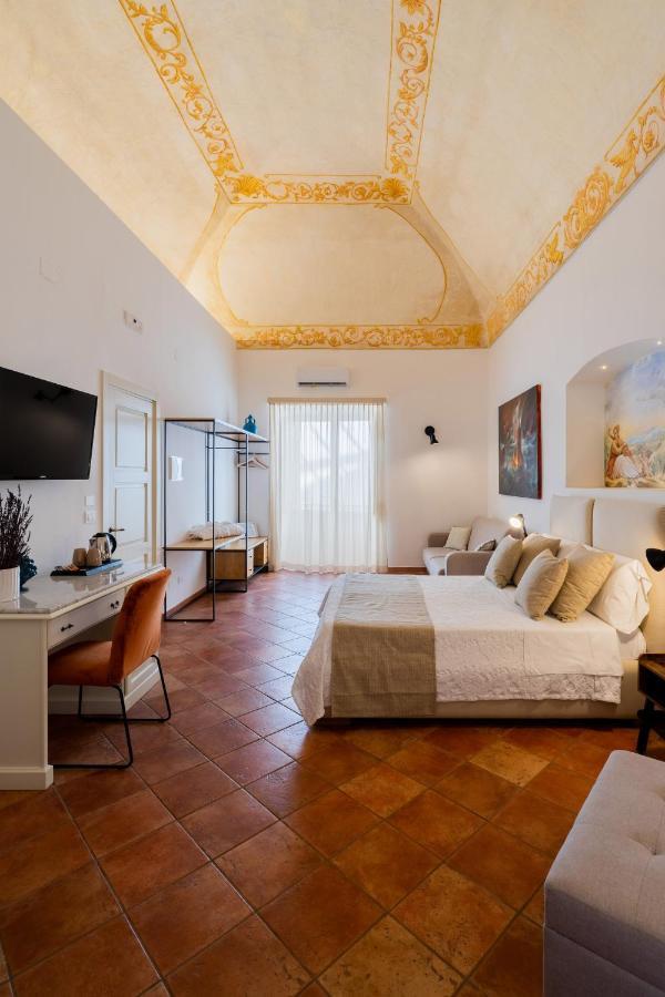 Corte Patitari - By Patitari Suites กัลลีโปลี ภายนอก รูปภาพ