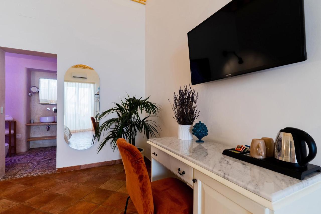 Corte Patitari - By Patitari Suites กัลลีโปลี ภายนอก รูปภาพ