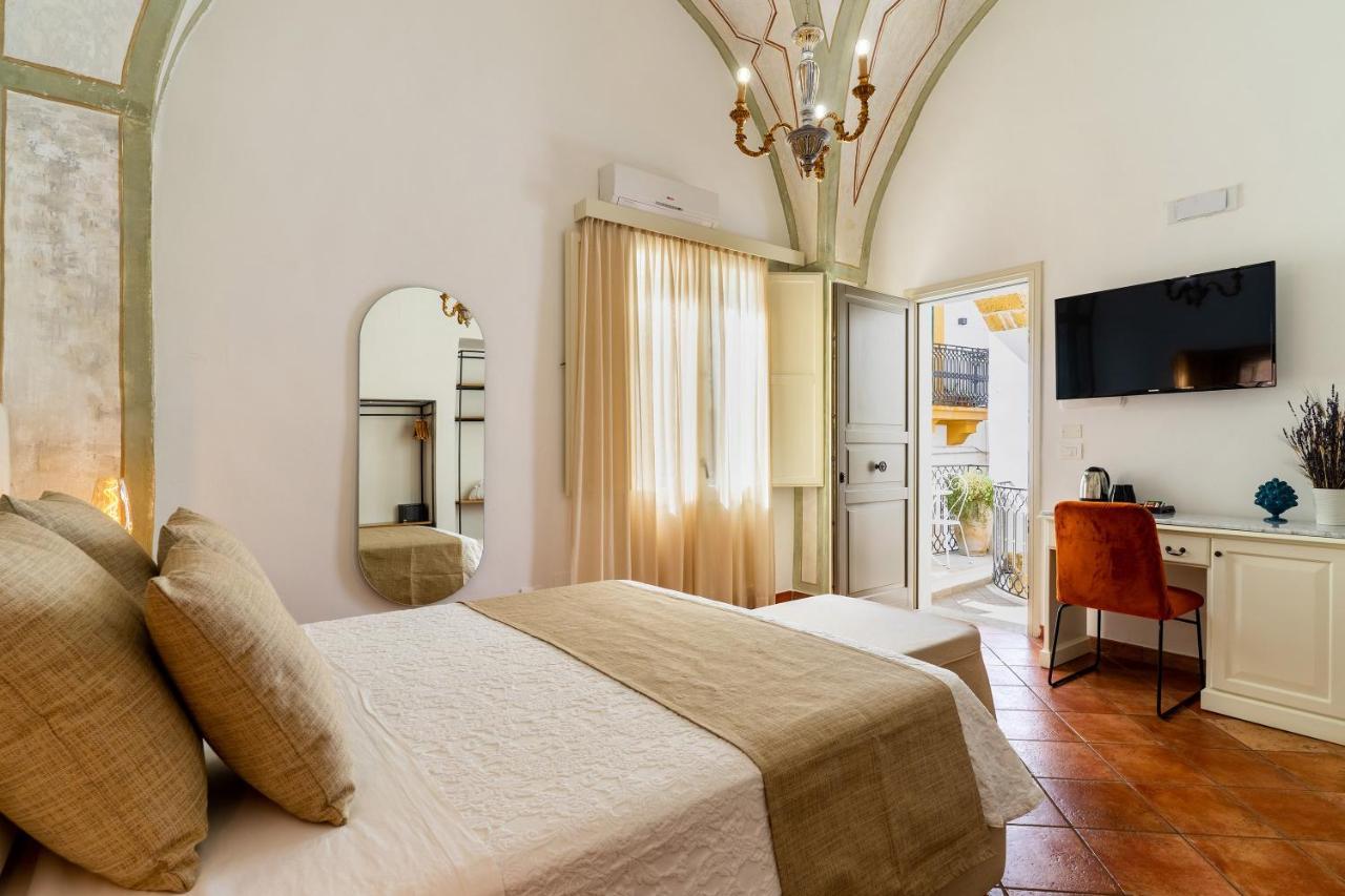 Corte Patitari - By Patitari Suites กัลลีโปลี ภายนอก รูปภาพ